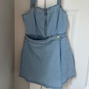 Jean romper size small super cute!